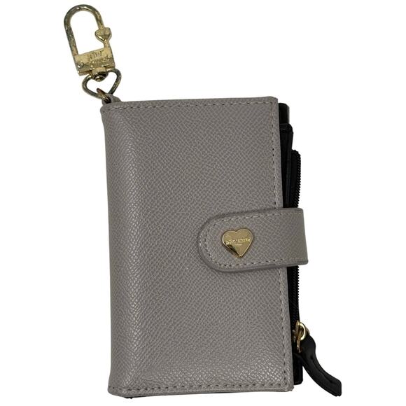 Betsey Johnson Gray Heart Wallet Keychain ID Holder Gold Hardware - Picture 1 of 6